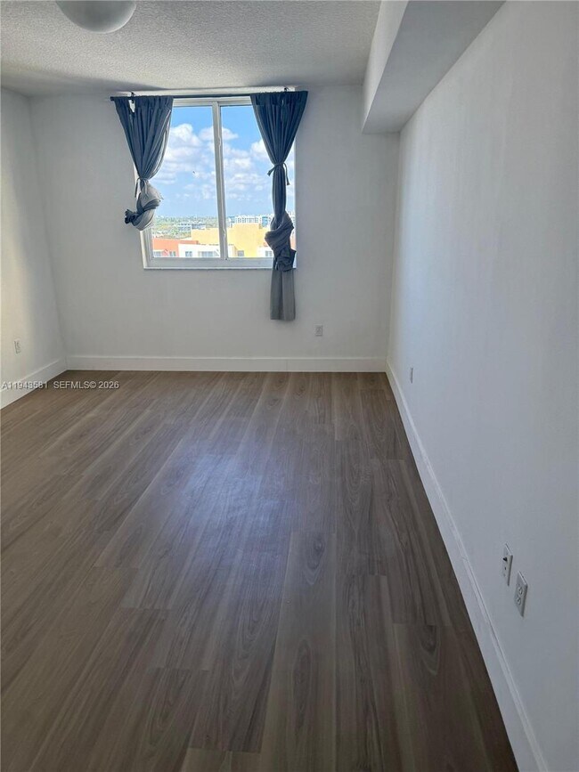 Building Photo - 18800 NE 29th Ave