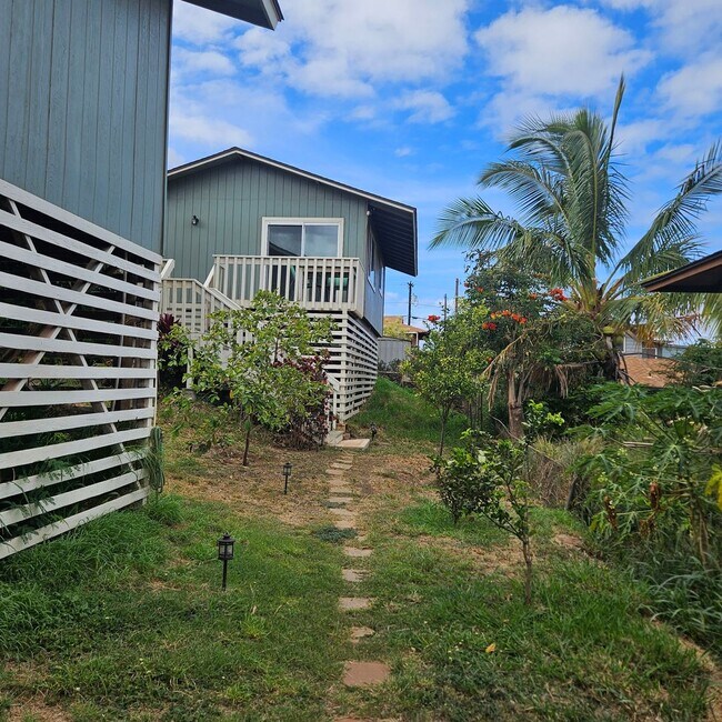 Building Photo - 260 Manini Pl