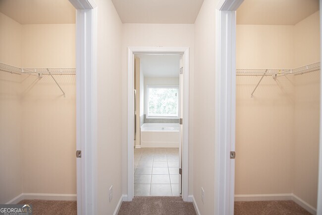 Building Photo - 5863 Krim Dr