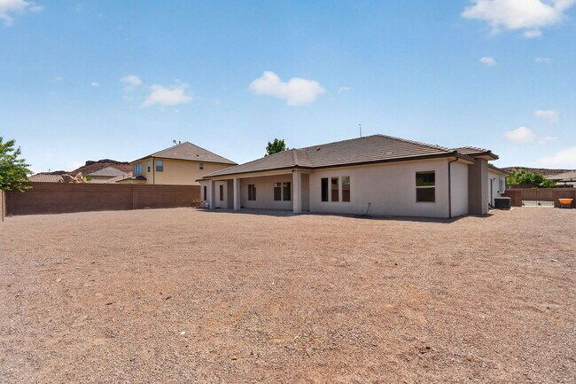 Building Photo - 2665 E 3630 S