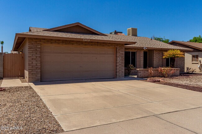 Building Photo - 5809 W Yucca St