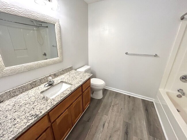 Building Photo - Beautiful 3 Bedroom 2 Bath Home in the Heart of Madison!