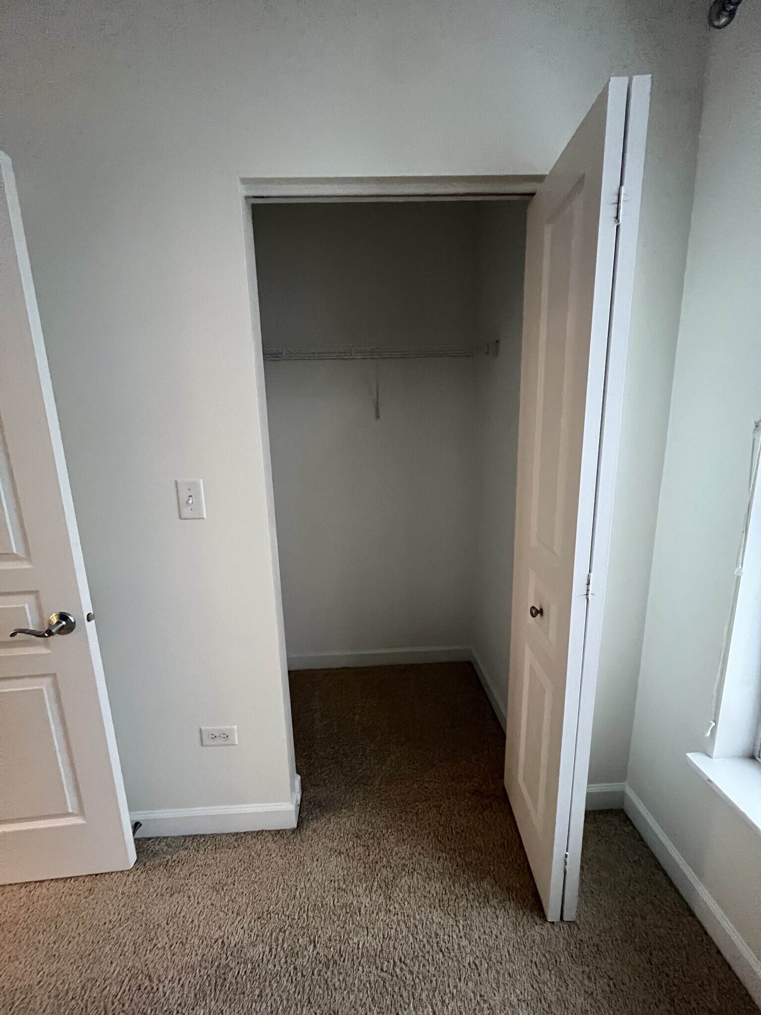 Building Photo - 18 Lakeview Pl