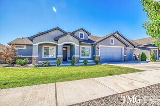 Building Photo - FOR RENT - 5 Bed Richland Home with 3-Car ...