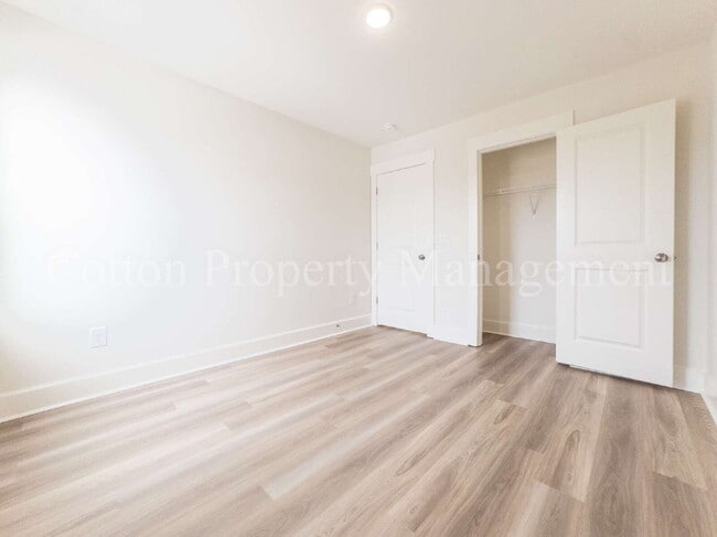 Building Photo - 29 W Pioneer Wy