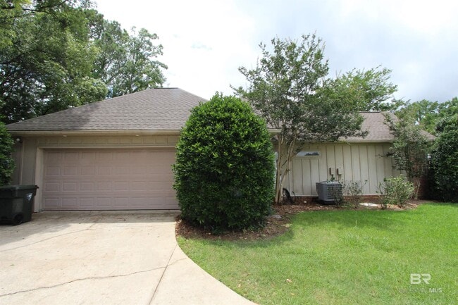 Building Photo - 9948 Sommerset Dr