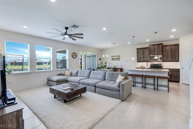 Building Photo - 421 Coral Reef Pl