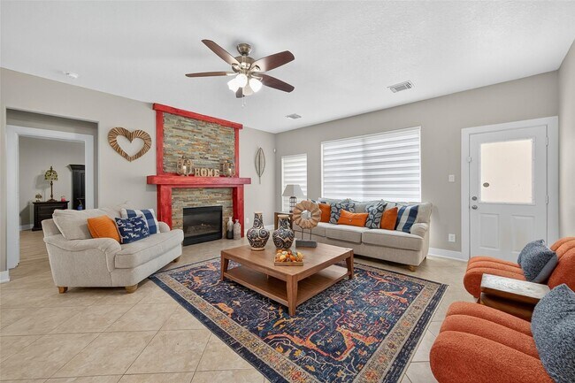 Building Photo - 3718 Garden Green Trail