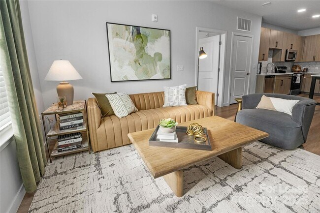 Building Photo - 2546 Perimeter Pointe Pkwy