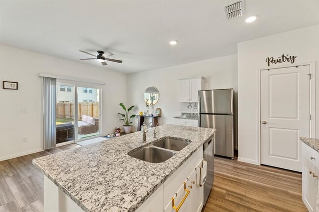 Building Photo - 220 Dirty Harry Dr