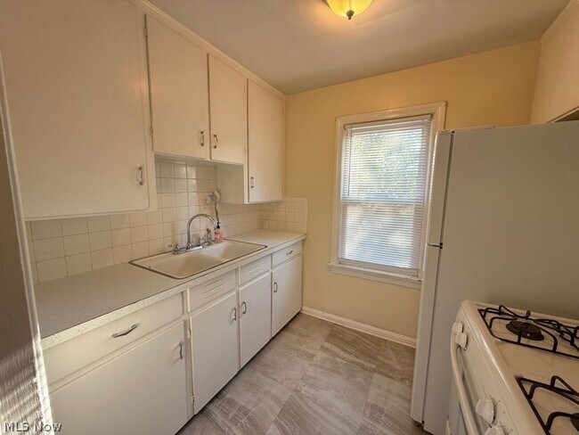 Building Photo - 2042 13th St