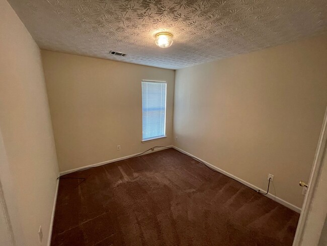 Building Photo - Nice 3 bed 2 bath home in Lithonia close t...