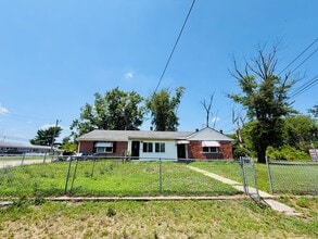 Building Photo - 501 Spring Rd