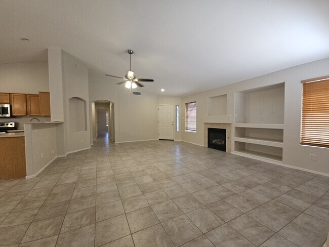Building Photo - Charming 3-Bedroom Home for Rent in East M...