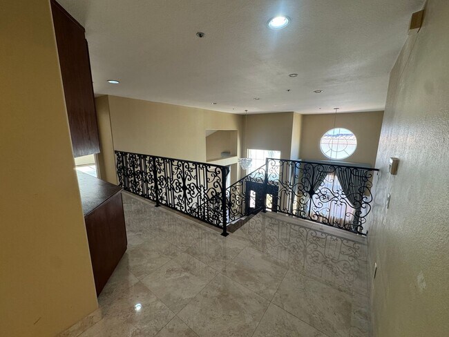 Building Photo - 3450 Rancho Diego Cir