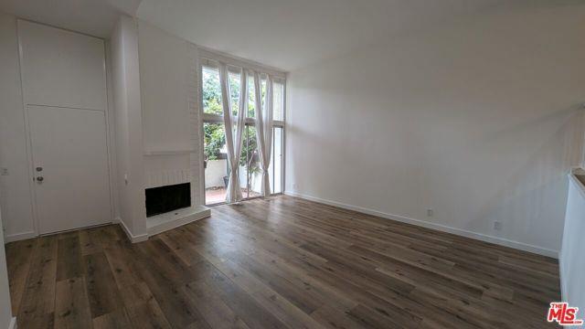 Building Photo - 1660 Palisades Dr