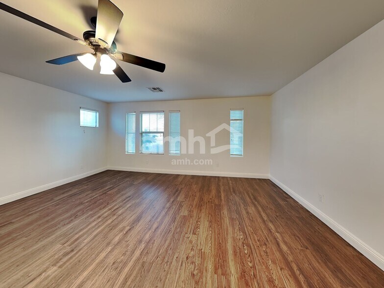 Building Photo - 3458 E Orchid Ln