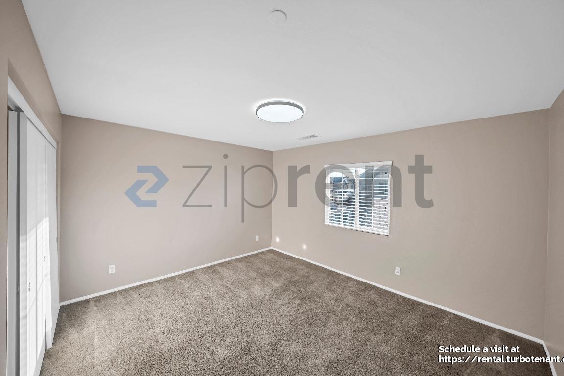 Building Photo - 4367 Amanecer Dr