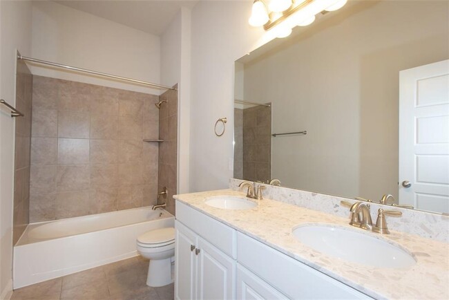 Building Photo - 15804 Cinca Terra Dr