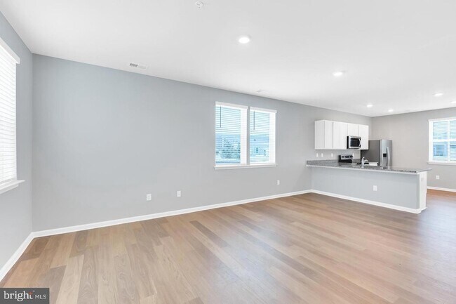 Building Photo - 1408 Sugarplum Ln
