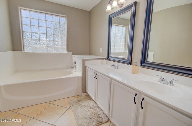 Building Photo - 1920 N Palo Verde Ct