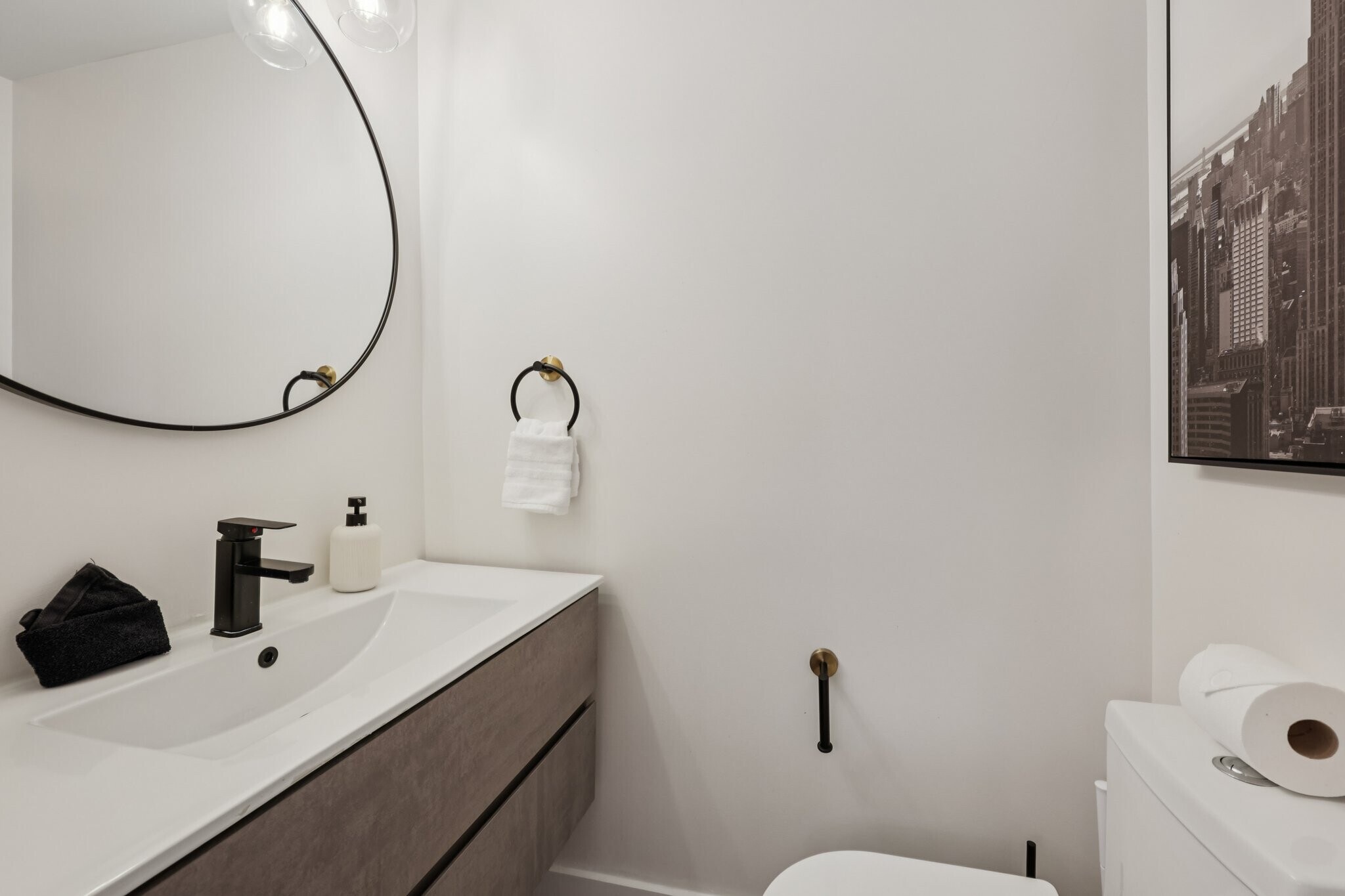 Building Photo - 2604 4th St NE