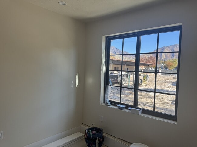 Building Photo - 4621 Locust Ln E