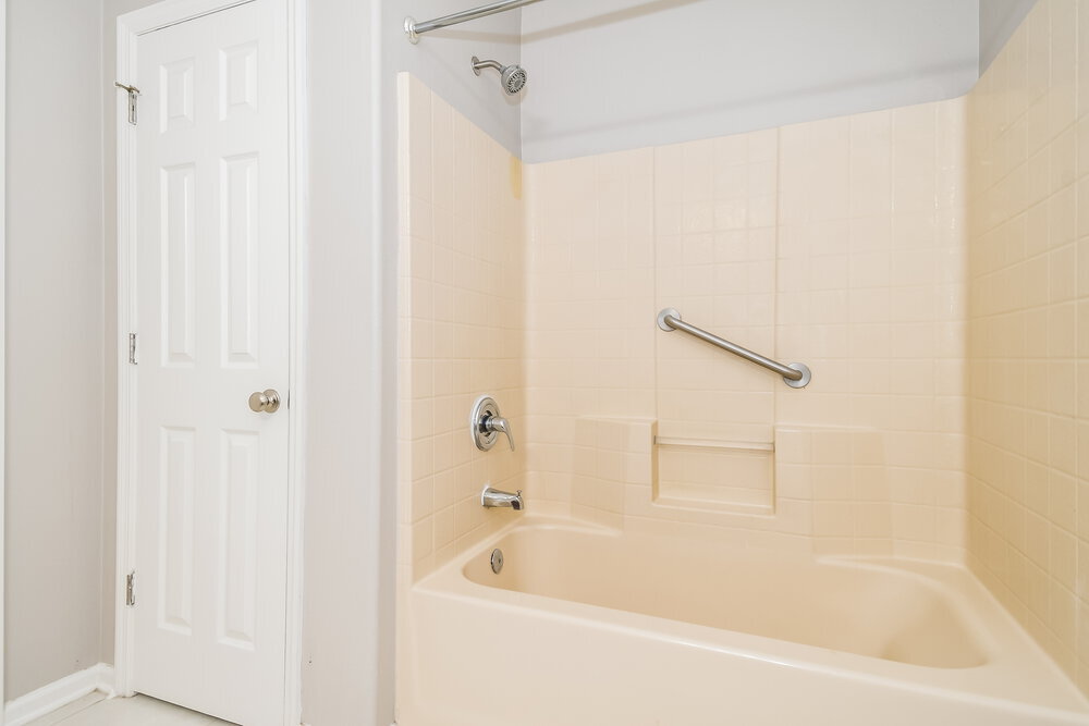 Building Photo - 2427 Brian Lakes Dr E