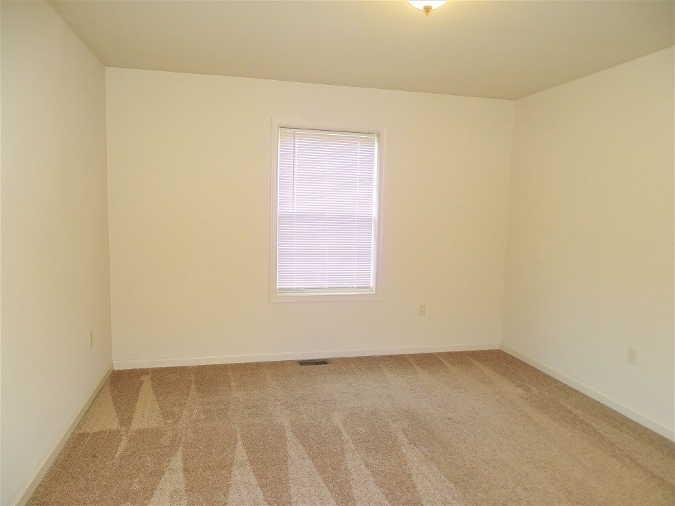 Building Photo - 450 Marlene Way