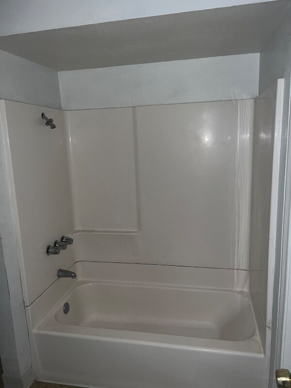 Building Photo - 5920 Streamview Dr