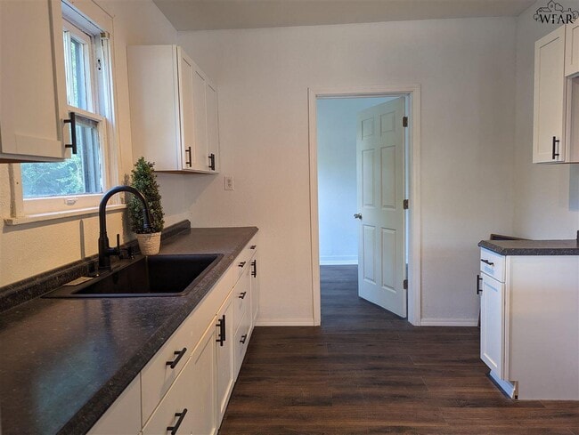 Building Photo - 1805 Tilden St