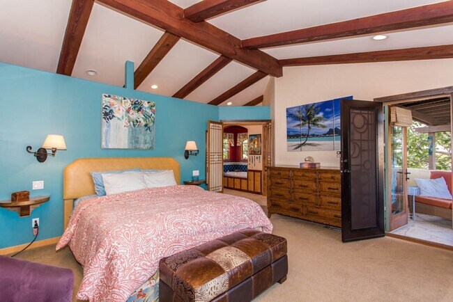 Building Photo - Stunning and unique custom home in Cardiff...