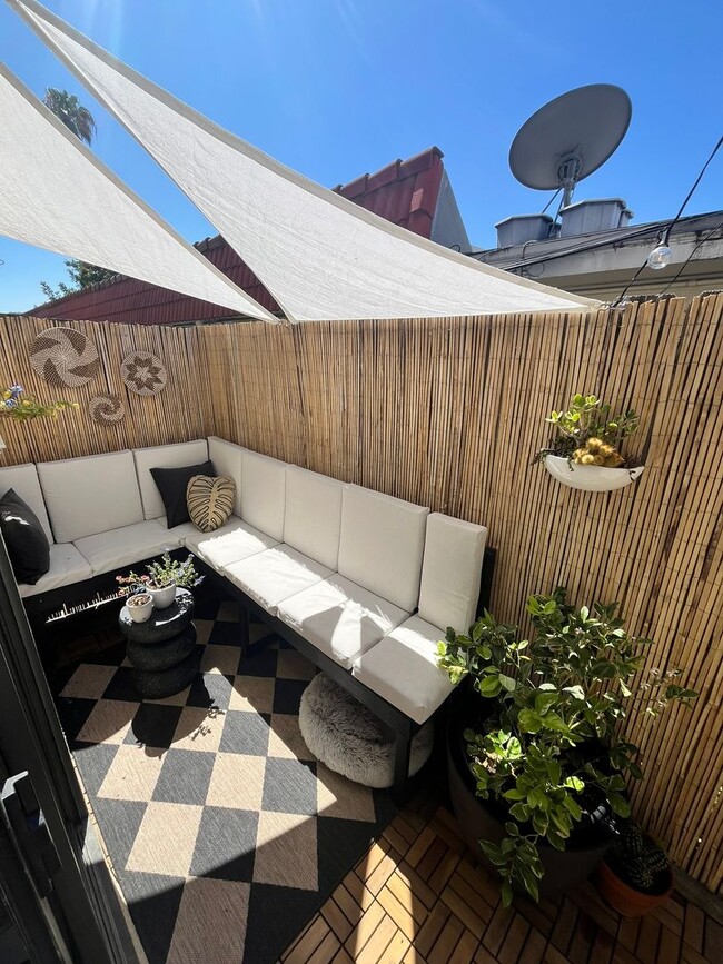 Building Photo - Stunning 2-Bed, 2-Bath Renovated Home with Private Patio & Parking!