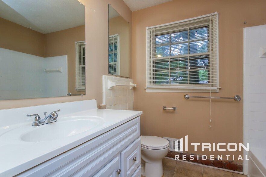 Building Photo - 761 San Miguel Dr
