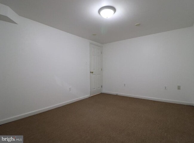 Building Photo - 817 Chillum Rd