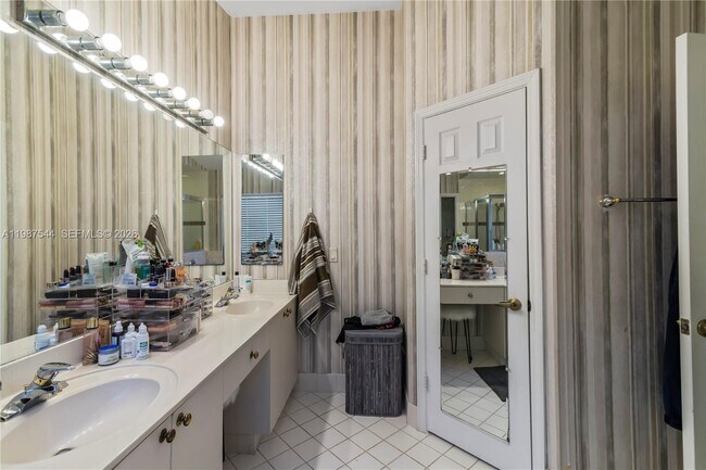 Building Photo - 1886 NW 145th Terrace