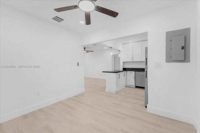 Building Photo - 5220 SW 6th St