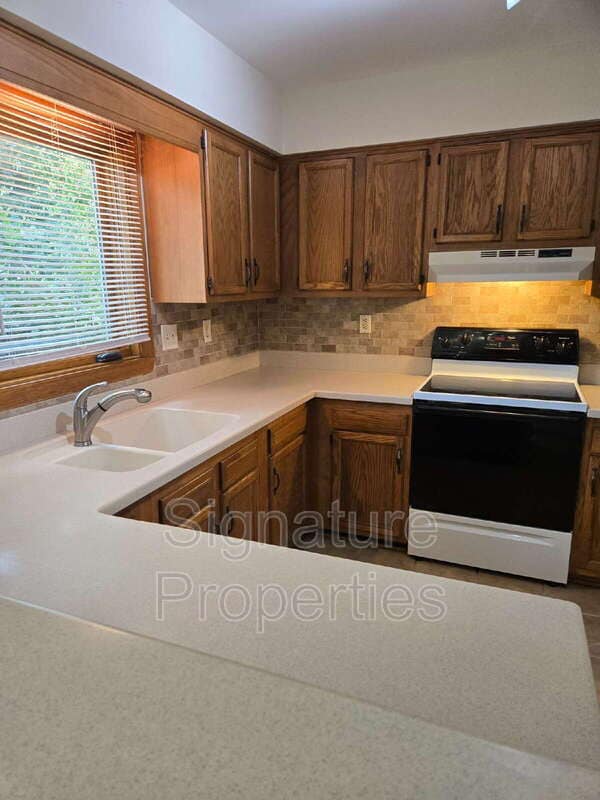 Building Photo - 11812 Marnelan Pl
