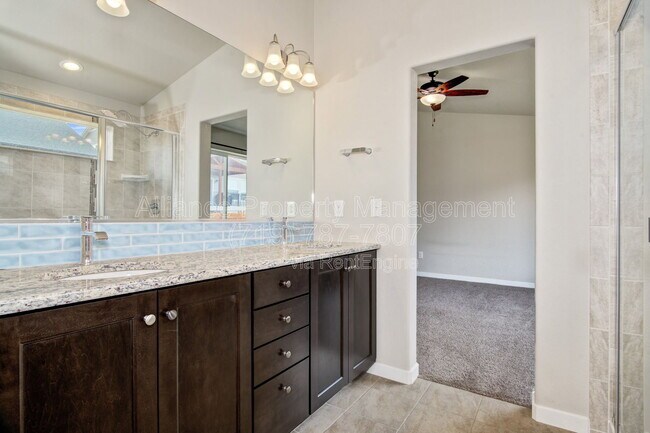 Building Photo - 2662 Shawnee Dr