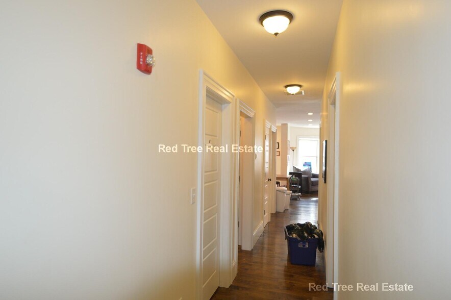 Building Photo - 29 Commonwealth Terrace