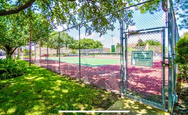 Building Photo - 9317 Pagewood Ln