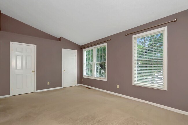 Building Photo - 127 Sterling Ct