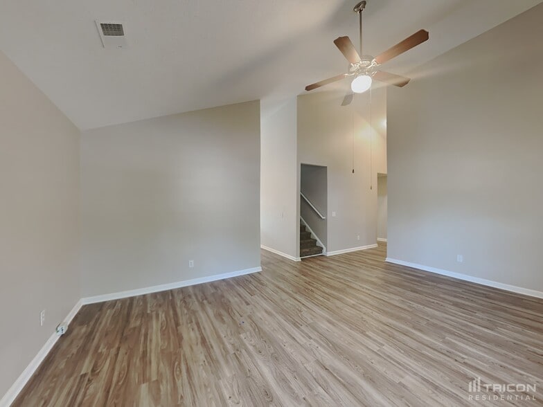 Building Photo - 238 Vermillion Dr