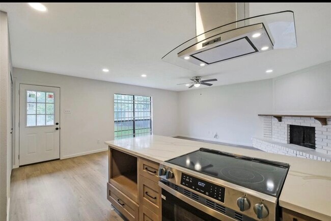 Building Photo - 5007 Ridgecreek Dr