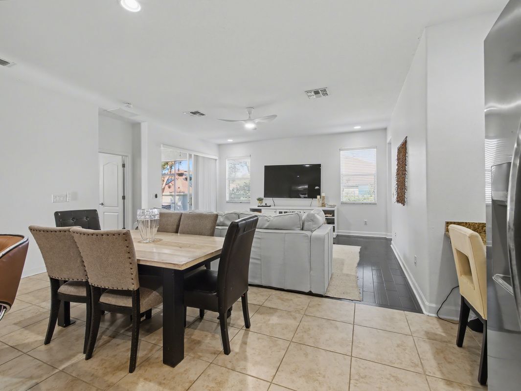 Building Photo - 1098 Harmony Ln