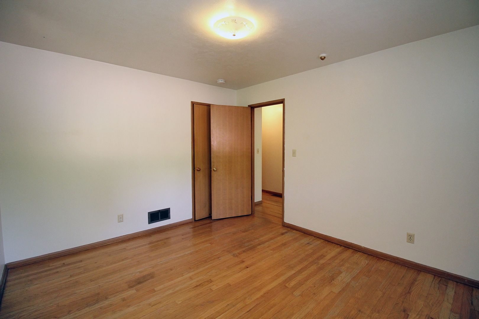 Building Photo - 11-17 NE 56th