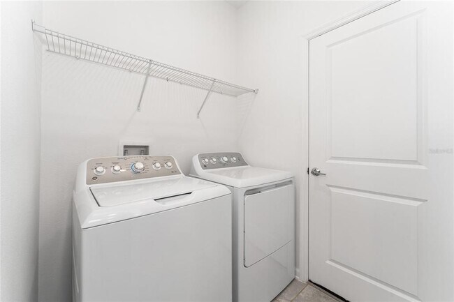Building Photo - 860 Daring Dr