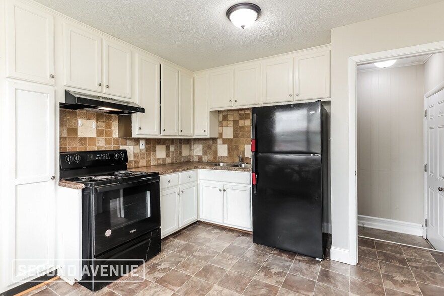 Building Photo - 3721 Grasselli Ave SW