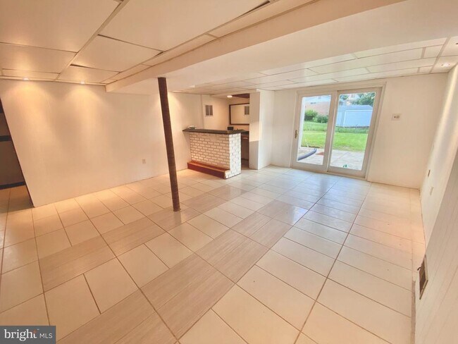 Building Photo - 8121 Edmonton Ct