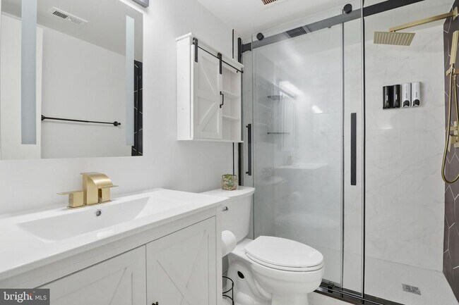 Building Photo - 5250 Valley Forge Dr